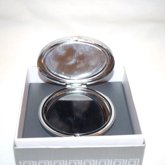 NIB Liz Claiborne Bejeweled Mirror Compact Regular and Magnify New - Picture 2 of 3